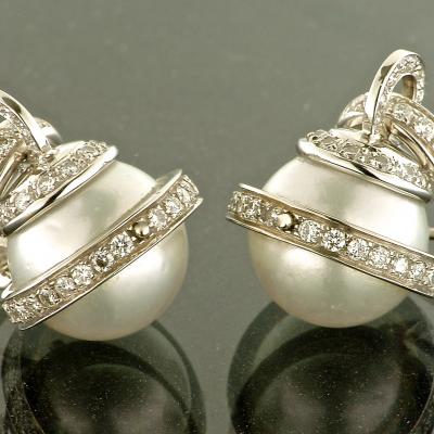Orecchini con perle australiane e diamanti Orecchini con perle australiane e diamanti 